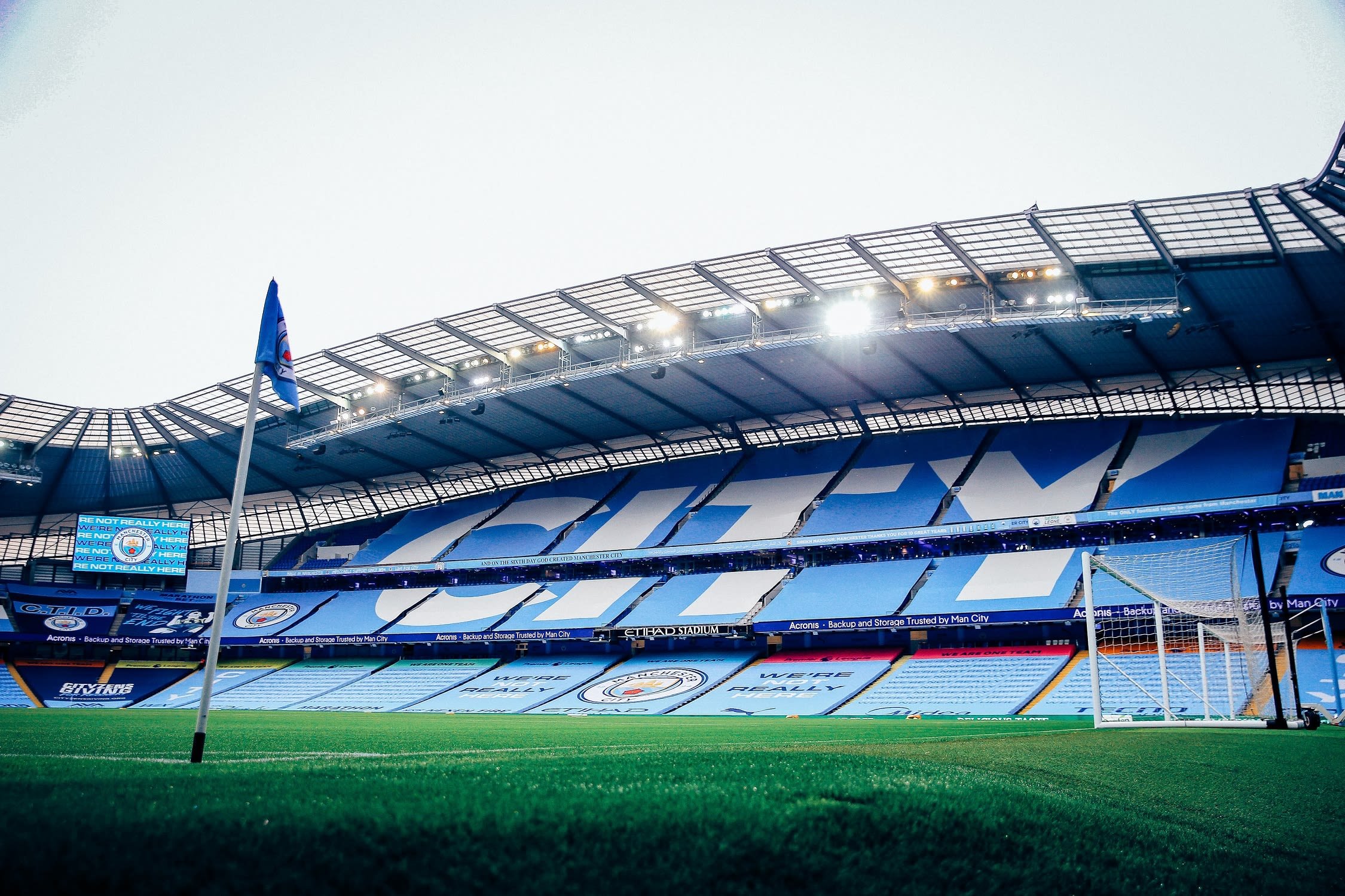 Manchester City close on Arsenal following 3-0 over Fulham