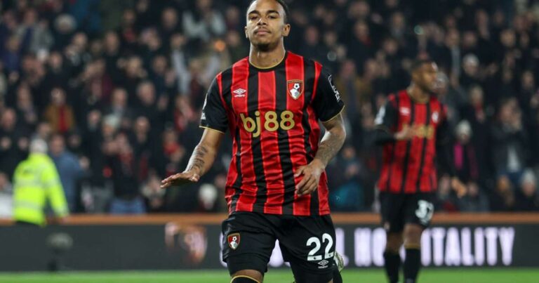 Late Drama at the Vitality as 10-Man United Pegged Back in Four-Goal Thriller