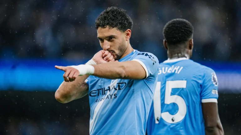 Manchester City Keep Title Dream Alive With Commanding Palace Rout