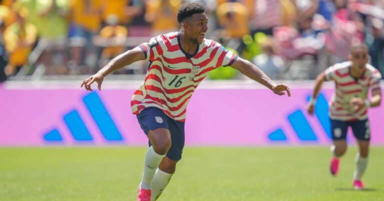 USA 2-0 Australia: United States secure early World Cup knockout spot