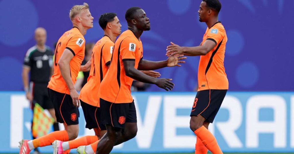 Tunisia 1-3 Netherlands: Oranje seal top spot in Group F with comfortable win