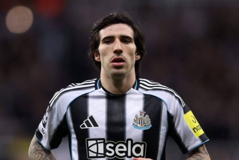 Tottenham agree £100m deal to sign Newcastle midfielder Sandro Tonali