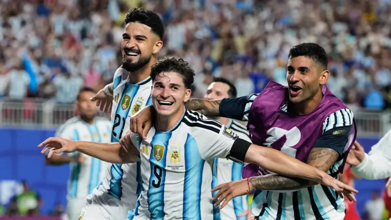 Argentina 3-1 Switzerland (AET): Alvarez extra-time rocket sends Argentina into semi-finals