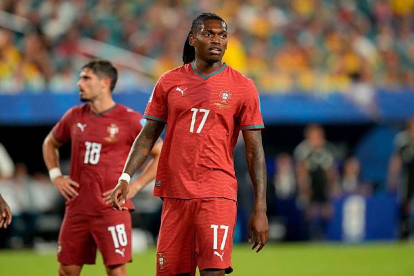 Tottenham hold talks over AC Milan winger Rafael Leao