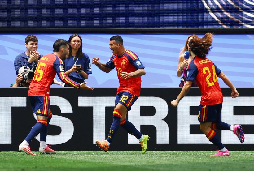 Spain 3-0 Austria: Mikel Oyarzabal brace fires La Roja into World Cup last 16