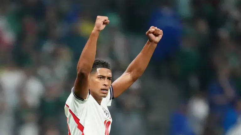 Mexico 2-3 England: 10-man England survive Estadio Azteca thriller to reach quarter-finals