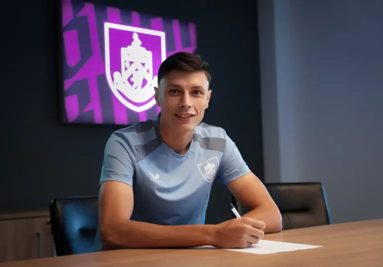 Burnley Complete Signing of Anel Ahmedhodžić from Feyenoord
