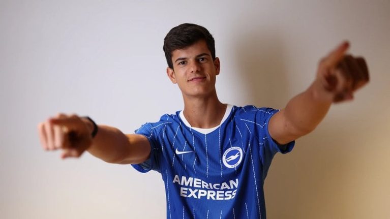Brighton Sign Spanish Midfielder Chema Andrés From Stuttgart