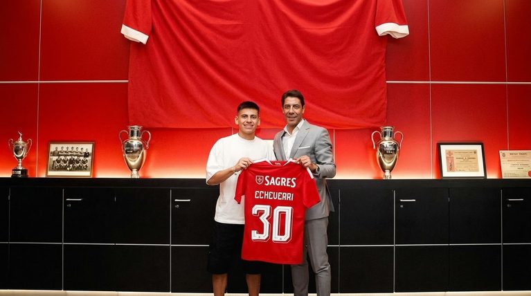 Claudio Echeverri Joins Benfica on Season-Long Loan from Manchester City